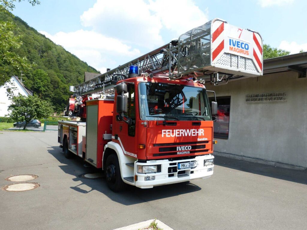 881423_Front2